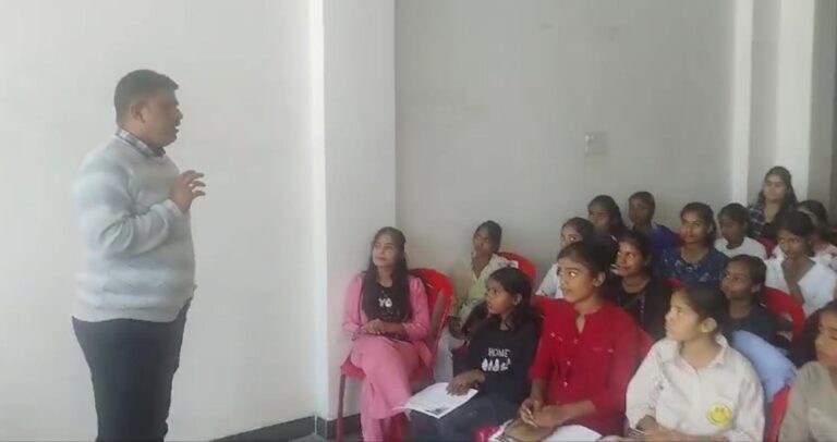 साइबर अपराधों की रोकथाम हेतु छात्र छात्राओं किया जागरूक