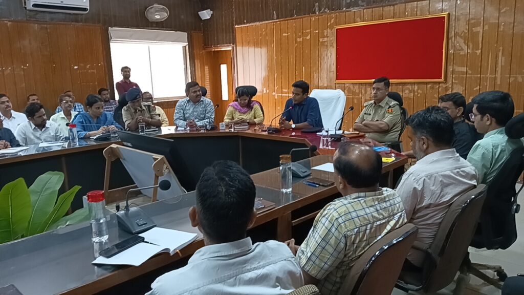 चित्तौड़गढ़ जिला कलक्टर एवं एसपी ने ली सामाजिक संगठनों एवं अधिकारियों की बैठक 